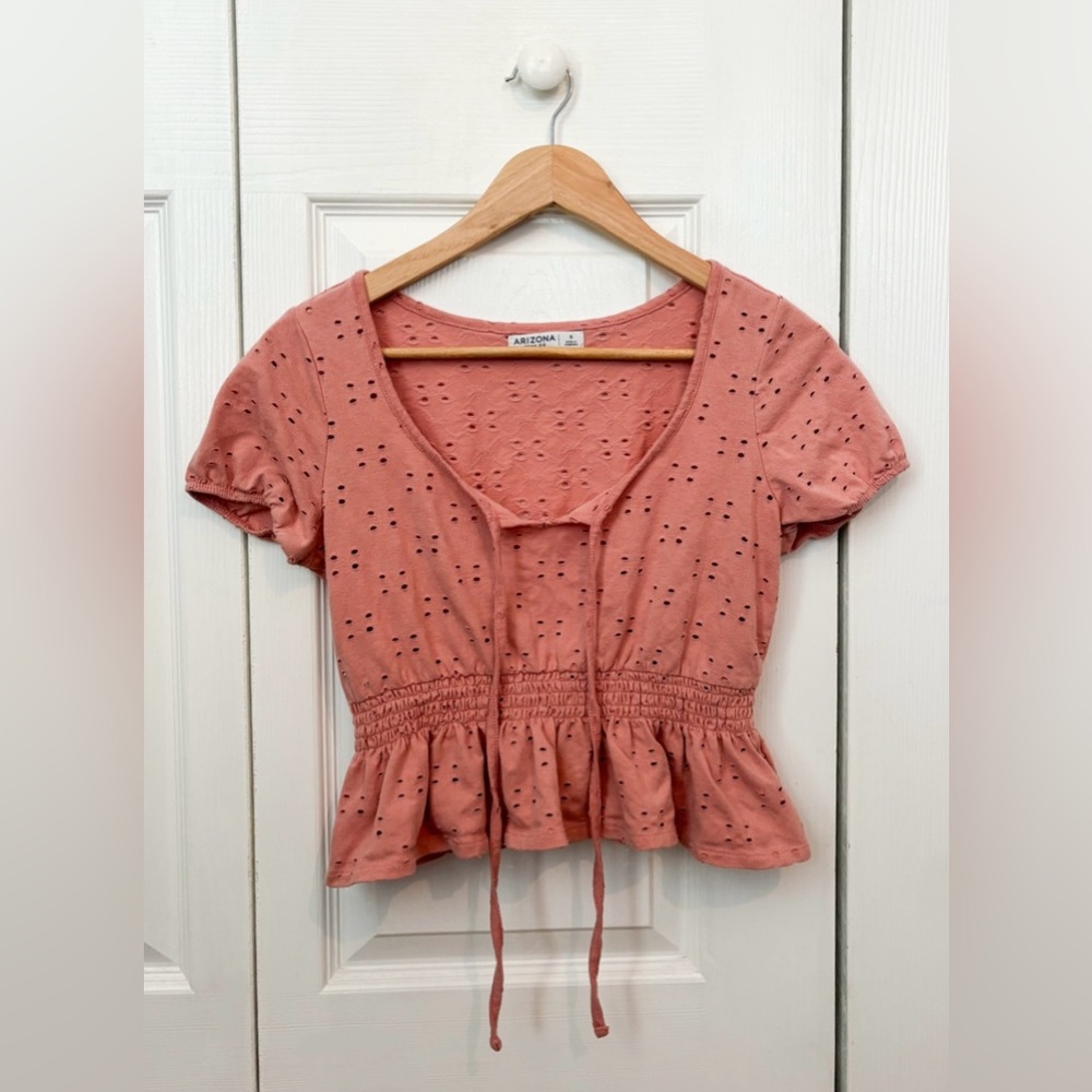 |Arizona Jean Co. Cropped Blouse| ~Lightly Worn ~ Adult Small~Color:Coral Pink